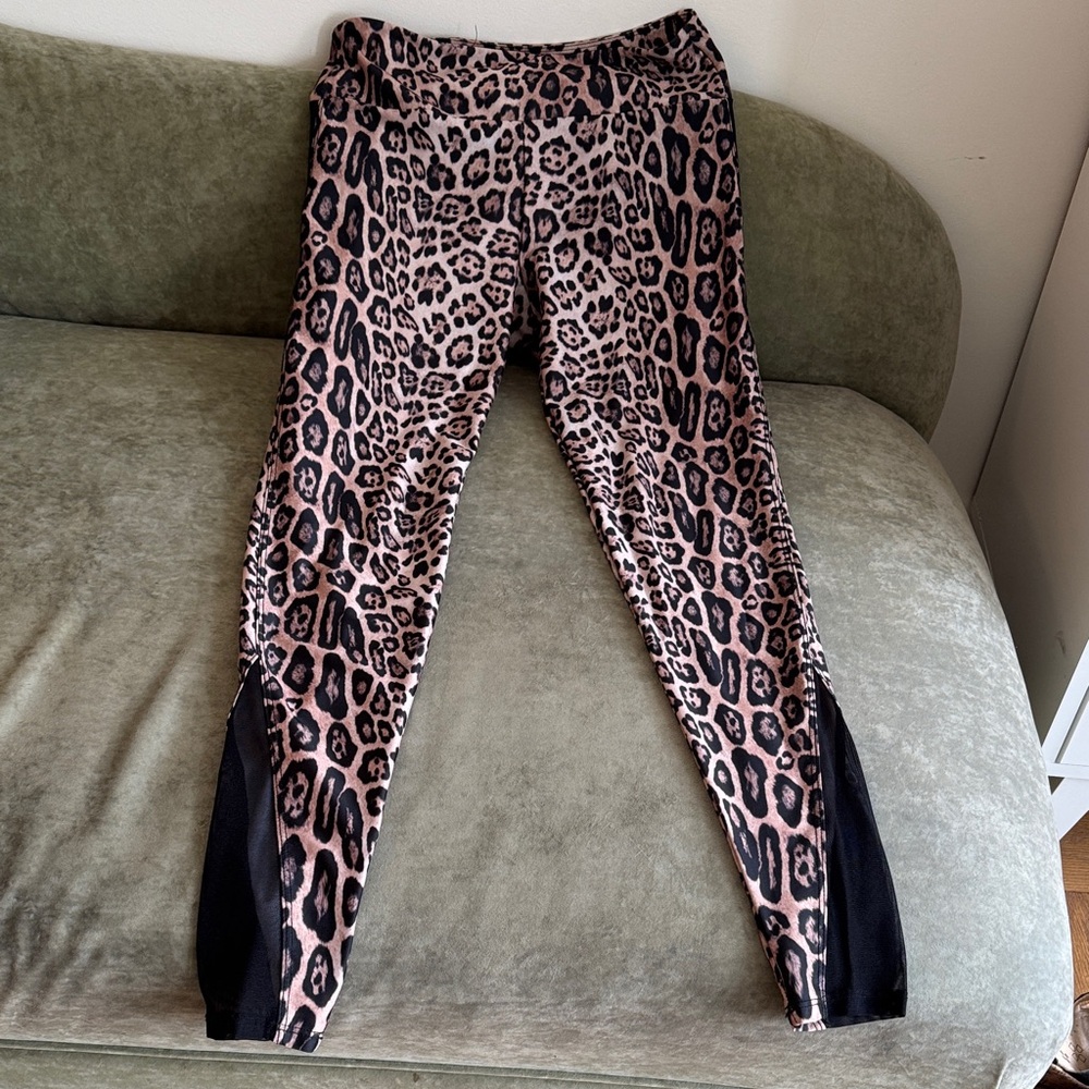 Onzie Leopard Print Leggings with Black Side Panels
